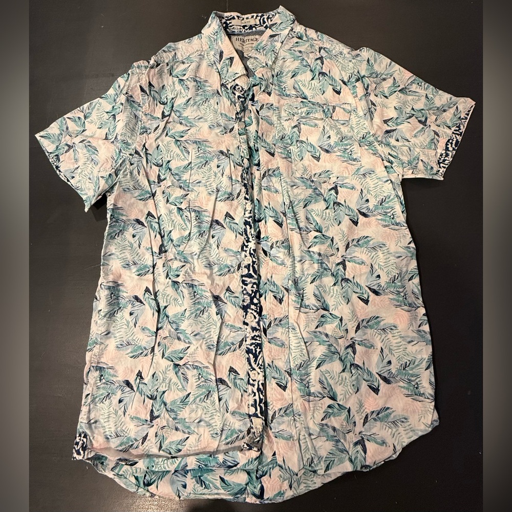 Heritage Collection Button Up Short Sleeve Shirt Men’s Medium Floral